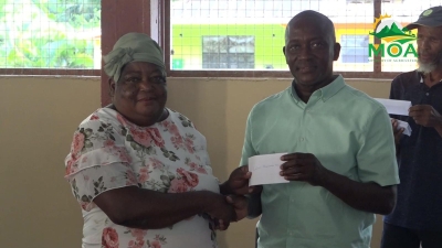 Prospere Urges Sustainability as Banana Farmers Receive Cheques from Government